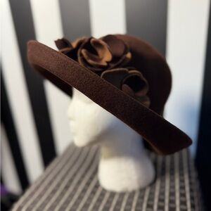 NWOT Liz Claiborne 100% Wool Brown Flower Fedora Festival Hat